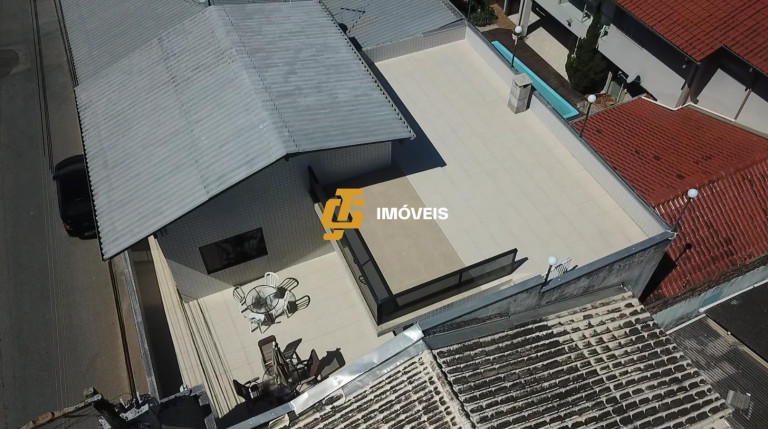 Imagem Casa com 3 Quartos à Venda, 300 m² em Monte Alegre - Camboriú Imagem Casa com 3 Quartos à Venda, 300 m² em Monte Alegre - Camboriú
