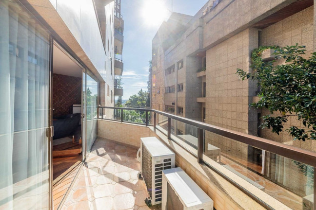 Imagem Imóvel com 4 Quartos à Venda, 405 m² em Moinhos De Vento - Porto Alegre Imagem Imóvel com 4 Quartos à Venda, 405 m² em Moinhos De Vento - Porto Alegre