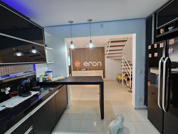 Imagem Casa com 3 Quartos à Venda, 180 m²
