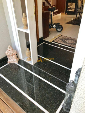 Imagem Casa com 3 Quartos à Venda, 153 m² em Scenic - Santana De Parnaíba Imagem Casa com 3 Quartos à Venda, 153 m² em Scenic - Santana De Parnaíba