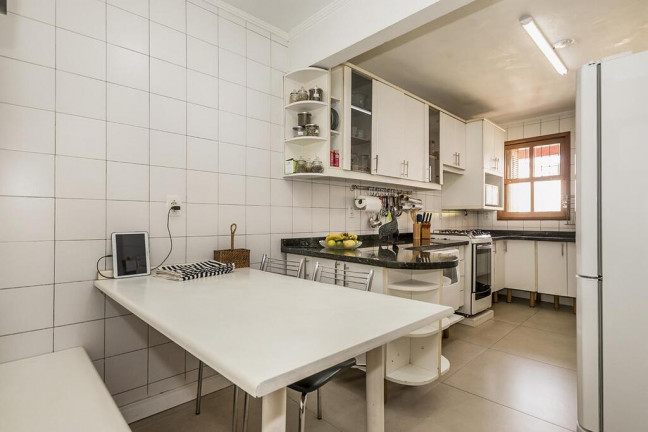 Imagem Casa com 3 Quartos à Venda, 219 m² em Cavalhada - Porto Alegre
