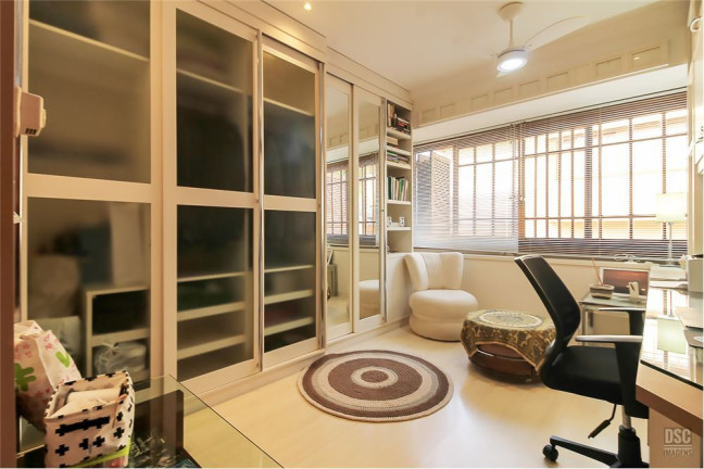 Imagem Casa com 4 Quartos à Venda, em Santa Tereza - Porto Alegre Imagem Casa com 4 Quartos à Venda, em Santa Tereza - Porto Alegre