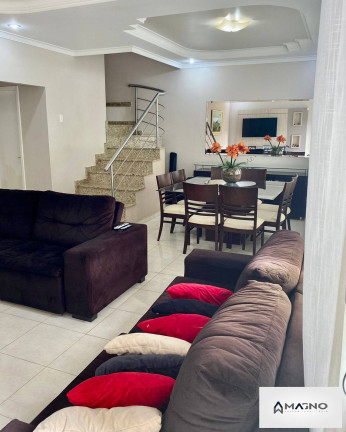 Imagem Sobrado com 3 Quartos à Venda, 234 m² em Neva - Cascavel