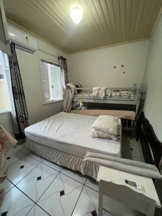 Imagem Casa com 5 Quartos à Venda, 180 m² em Centro - Guaratuba Imagem Casa com 5 Quartos à Venda, 180 m² em Centro - Guaratuba