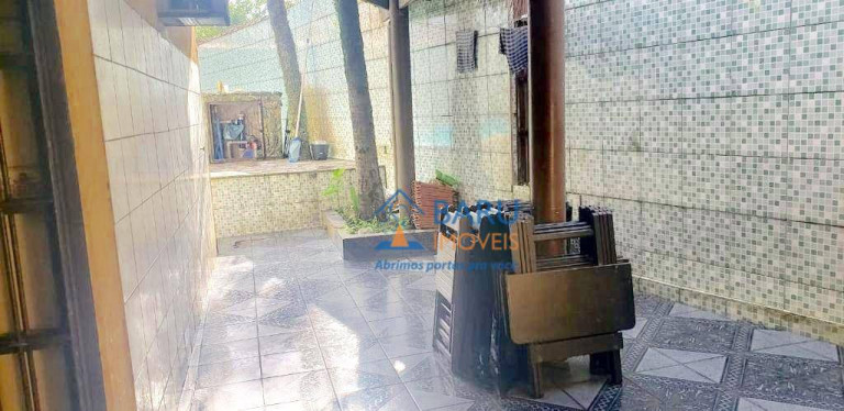 Imagem Casa com 2 Quartos à Venda, 180 m² em Agenor De Campos - Mongaguá Imagem Casa com 2 Quartos à Venda, 180 m² em Agenor De Campos - Mongaguá