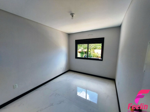 Imagem Casa com 3 Quartos à Venda, 142 m² em Campeche - Florianópolis Imagem Casa com 3 Quartos à Venda, 142 m² em Campeche - Florianópolis