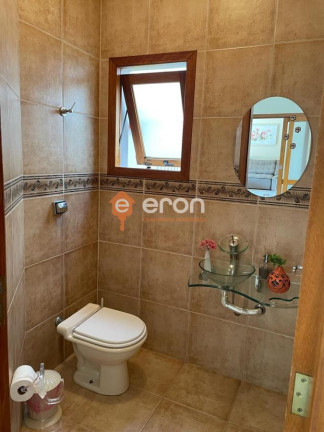 Imagem Casa com 3 Quartos à Venda, 439 m²