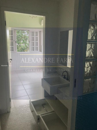 Imagem Casa com 6 Quartos à Venda, 300 m² em Maresias - São Sebastião Imagem Casa com 6 Quartos à Venda, 300 m² em Maresias - São Sebastião