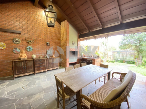 Imagem Casa com 3 Quartos à Venda, 261 m² em Ipanema - Porto Alegre Imagem Casa com 3 Quartos à Venda, 261 m² em Ipanema - Porto Alegre