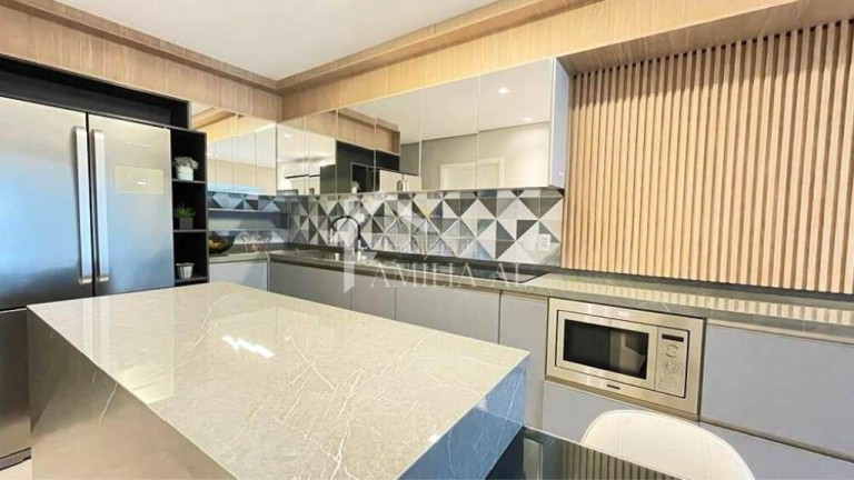Imagem Sobrado com 5 Quartos à Venda, 250 m² em Espinheiros - Joinville