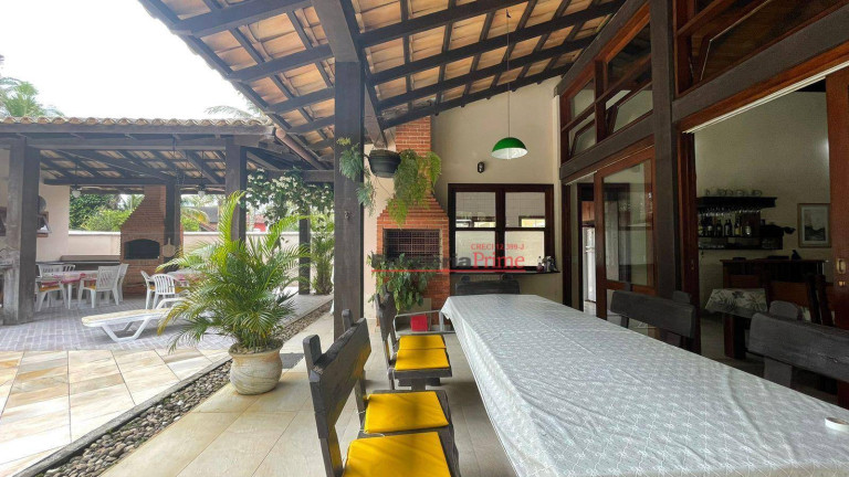 Imagem Casa com 6 Quartos à Venda, 323 m² em Riviera Módulo 5 - Bertioga Imagem Casa com 6 Quartos à Venda, 323 m² em Riviera Módulo 5 - Bertioga