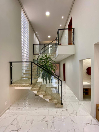 Imagem Casa de Condomínio com 3 Quartos à Venda, 210 m²