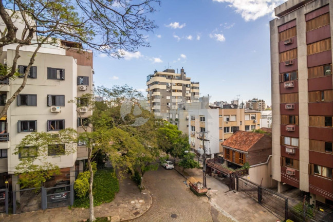 Imagem Imóvel com 3 Quartos à Venda, 225 m² em Auxiliadora - Porto Alegre Imagem Imóvel com 3 Quartos à Venda, 225 m² em Auxiliadora - Porto Alegre