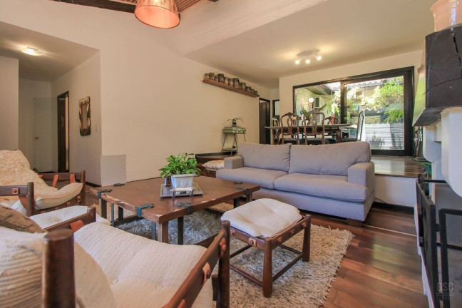 Imagem Casa com 3 Quartos à Venda, 246 m² em Ipanema - Porto Alegre Imagem Casa com 3 Quartos à Venda, 246 m² em Ipanema - Porto Alegre