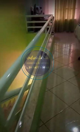 Imagem Casa com 4 Quartos à Venda, 150 m²