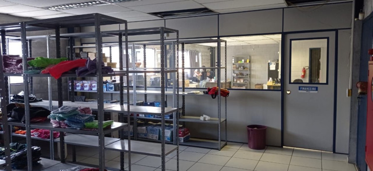 Imagem Galpão para Alugar, 1.350 m² em Chácaras Reunidas - São José Dos Campos Imagem Galpão para Alugar, 1.350 m² em Chácaras Reunidas - São José Dos Campos