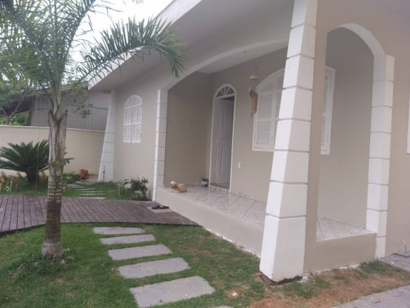 Imagem Casa com 4 Quartos à Venda, em Rio Tavares - Florianópolis Imagem Casa com 4 Quartos à Venda, em Rio Tavares - Florianópolis