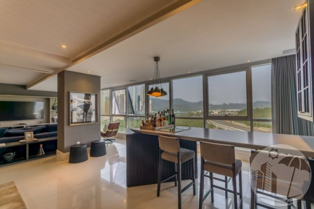 Apartamento com 4 Quartos à Venda, 191 m² em Centro - Balneário Camboriú