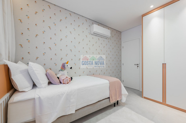 Imagem Apartamento com 4 Quartos à Venda, 234 m²