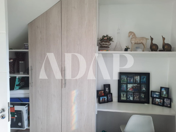 Imagem Casa com 4 Quartos à Venda, 212 m² em Vargem Grande - Rio De Janeiro