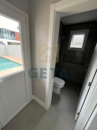 Imagem Sobrado com 4 Quartos à Venda, 270 m² em Santa Regina - Camboriú Imagem Sobrado com 4 Quartos à Venda, 270 m² em Santa Regina - Camboriú