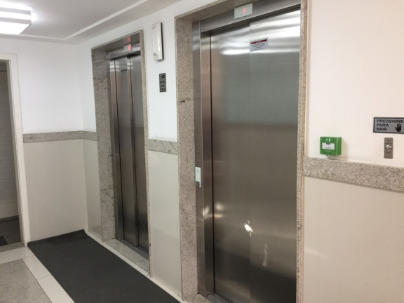 Imagem Sala Comercial à Venda, 46 m² em Três Figueiras - Porto Alegre