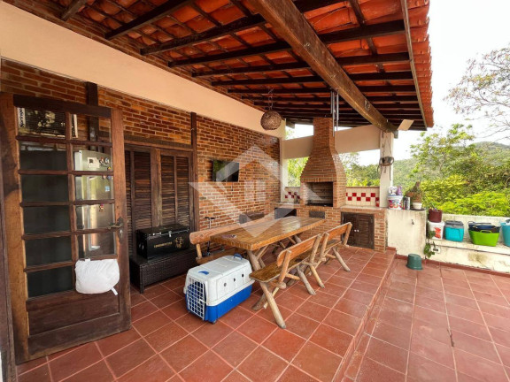 Casa com 4 Quartos à Venda, 275 m² em Itaipu - Niterói