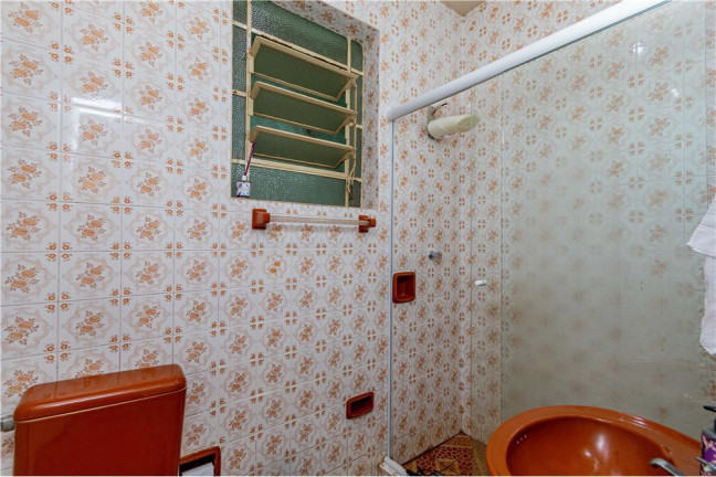 Imagem Casa com 4 Quartos à Venda,  em Petrópolis - Porto Alegre