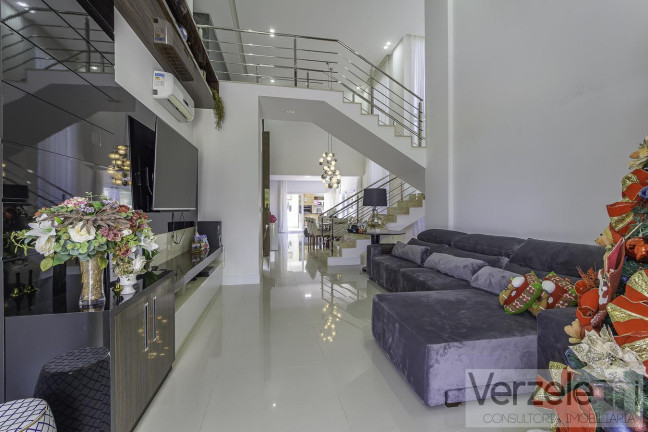 Imagem Casa com 4 Quartos à Venda, 437 m² em Santa Regina - Camboriú