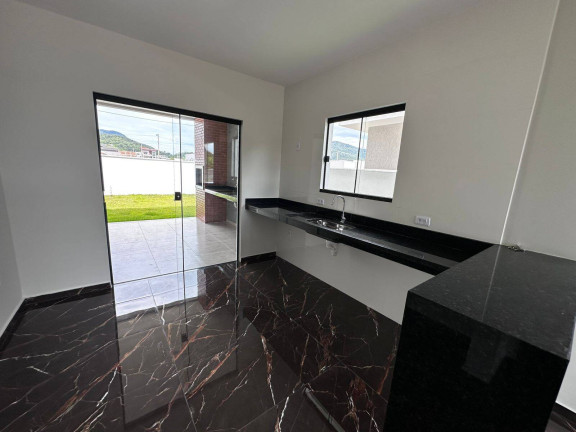 Imagem Casa com 3 Quartos à Venda, 240 m² em Maricá