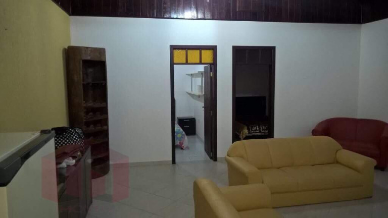 Imagem Imóvel com 2 Quartos à Venda, 1.800 m²