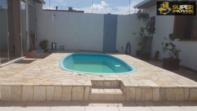Imagem Casa com 2 Quartos à Venda, 300 m² em Laranjal - Pelotas