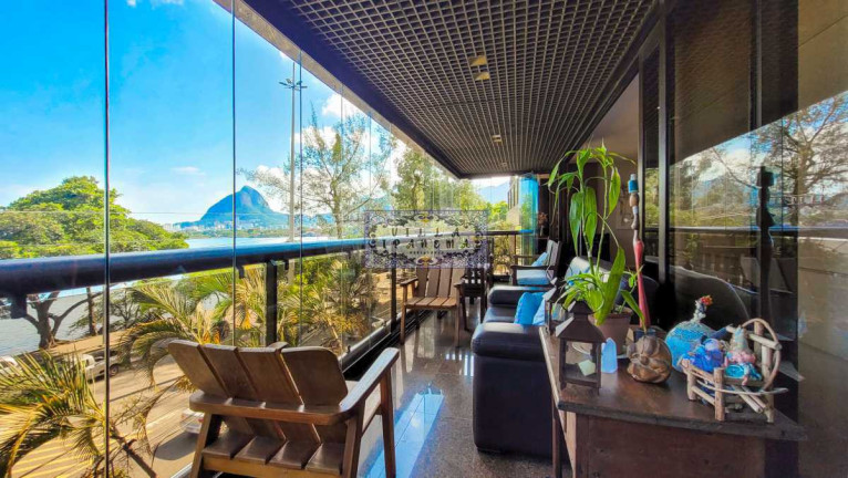 Imagem Apartamento com 4 Quartos à Venda, 230 m² em Lagoa - Rio De Janeiro Imagem Apartamento com 4 Quartos à Venda, 230 m² em Lagoa - Rio De Janeiro
