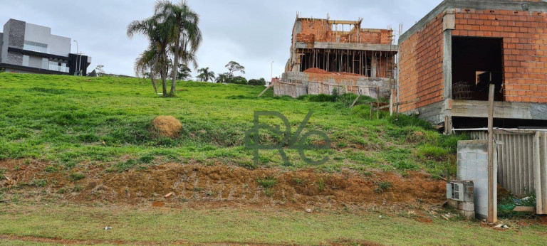 Terreno à Venda, 500 m² em Granja Viana - Cotia