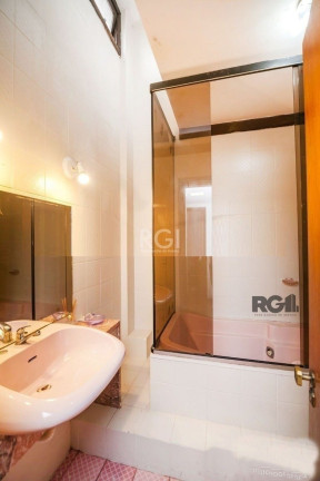 Imagem Casa com 3 Quartos para Alugar, 253 m² em Rio Branco - Porto Alegre Imagem Casa com 3 Quartos para Alugar, 253 m² em Rio Branco - Porto Alegre