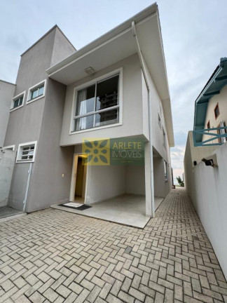 Casa com 3 Quartos à Venda, 140 m² em Balneário Perequê - Porto Belo