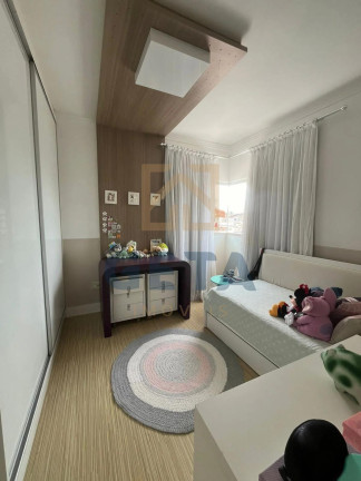 Imagem Casa com 3 Quartos à Venda, 243 m² em Centro - Camboriú