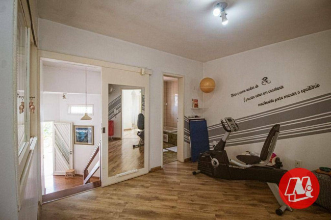 Imagem Casa com 3 Quartos à Venda, 306 m² em Santo Antônio - Porto Alegre Imagem Casa com 3 Quartos à Venda, 306 m² em Santo Antônio - Porto Alegre