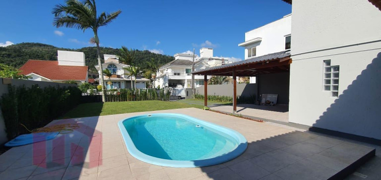 Imagem Imóvel com 3 Quartos à Venda, 270 m²
