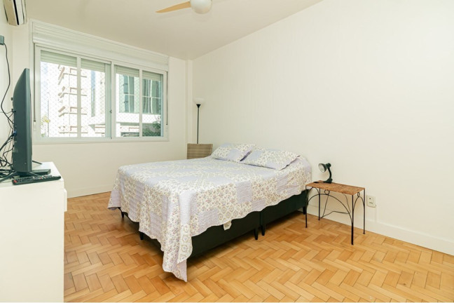 Imagem Imóvel com 3 Quartos à Venda, em Moinhos De Vento - Porto Alegre Imagem Imóvel com 3 Quartos à Venda, em Moinhos De Vento - Porto Alegre