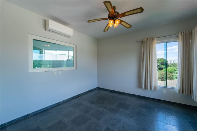 Imagem Casa com 3 Quartos à Venda, 348 m² em Jardim Das Samambaias - Jundiaí Imagem Casa com 3 Quartos à Venda, 348 m² em Jardim Das Samambaias - Jundiaí