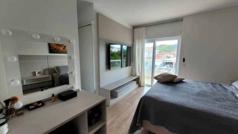 Imagem Casa com 4 Quartos à Venda, 189 m² em Jurerê - Florianópolis