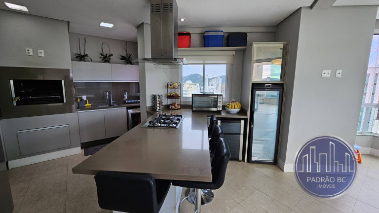 Imagem Cobertura com 3 Quartos para Alugar, 250 m² em Centro - Balneário Camboriú Imagem Cobertura com 3 Quartos para Alugar, 250 m² em Centro - Balneário Camboriú