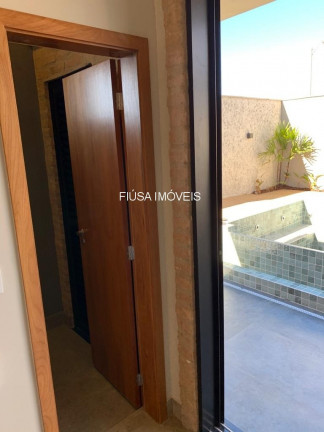 Imagem Casa com 3 Quartos à Venda, em Vila Do Golf - Ribeirão Preto Imagem Casa com 3 Quartos à Venda, em Vila Do Golf - Ribeirão Preto