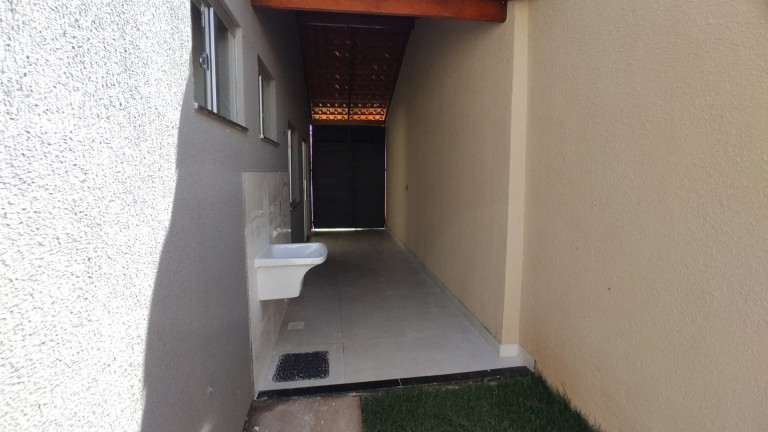 Imagem Imóvel com 
            	3             Quartos à Venda, 74 m² em 
            	Chacara Sao Pedro             - 
            	Aparecida De Goiania            
