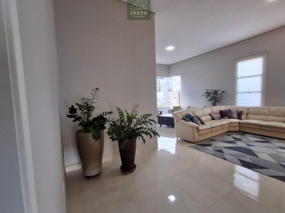 Imagem Casa de Condomínio com 3 Quartos à Venda, 275 m²