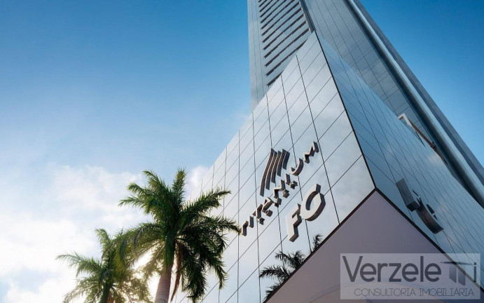 Imagem Apartamento com 4 Quartos à Venda, 343 m² em Centro