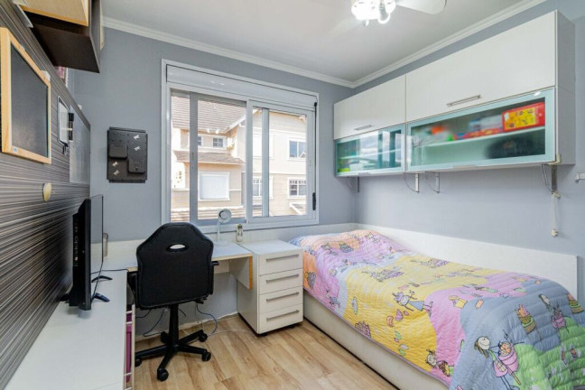Imagem Casa com 3 Quartos à Venda, 252 m² em Jardim Carvalho - Porto Alegre Imagem Casa com 3 Quartos à Venda, 252 m² em Jardim Carvalho - Porto Alegre