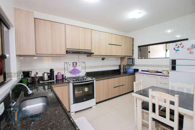 Imagem Sobrado com 3 Quartos à Venda, 126 m² em Orfãs - Ponta Grossa Imagem Sobrado com 3 Quartos à Venda, 126 m² em Orfãs - Ponta Grossa