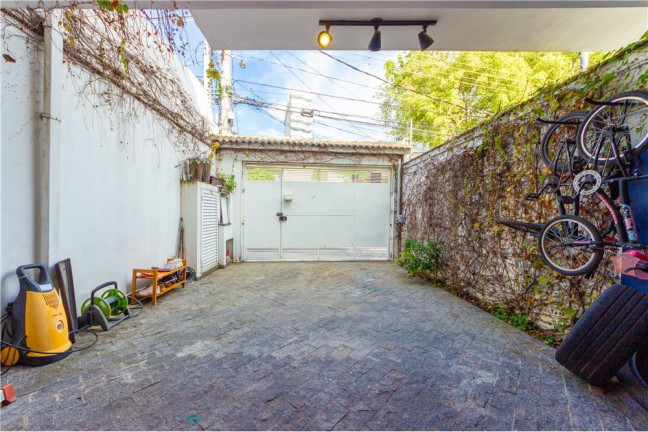 Imagem Casa com 4 Quartos à Venda, 169 m²